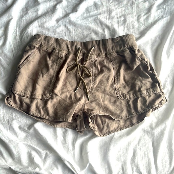 Community (Aritzia) Tan shorts - Picture 1 of 3